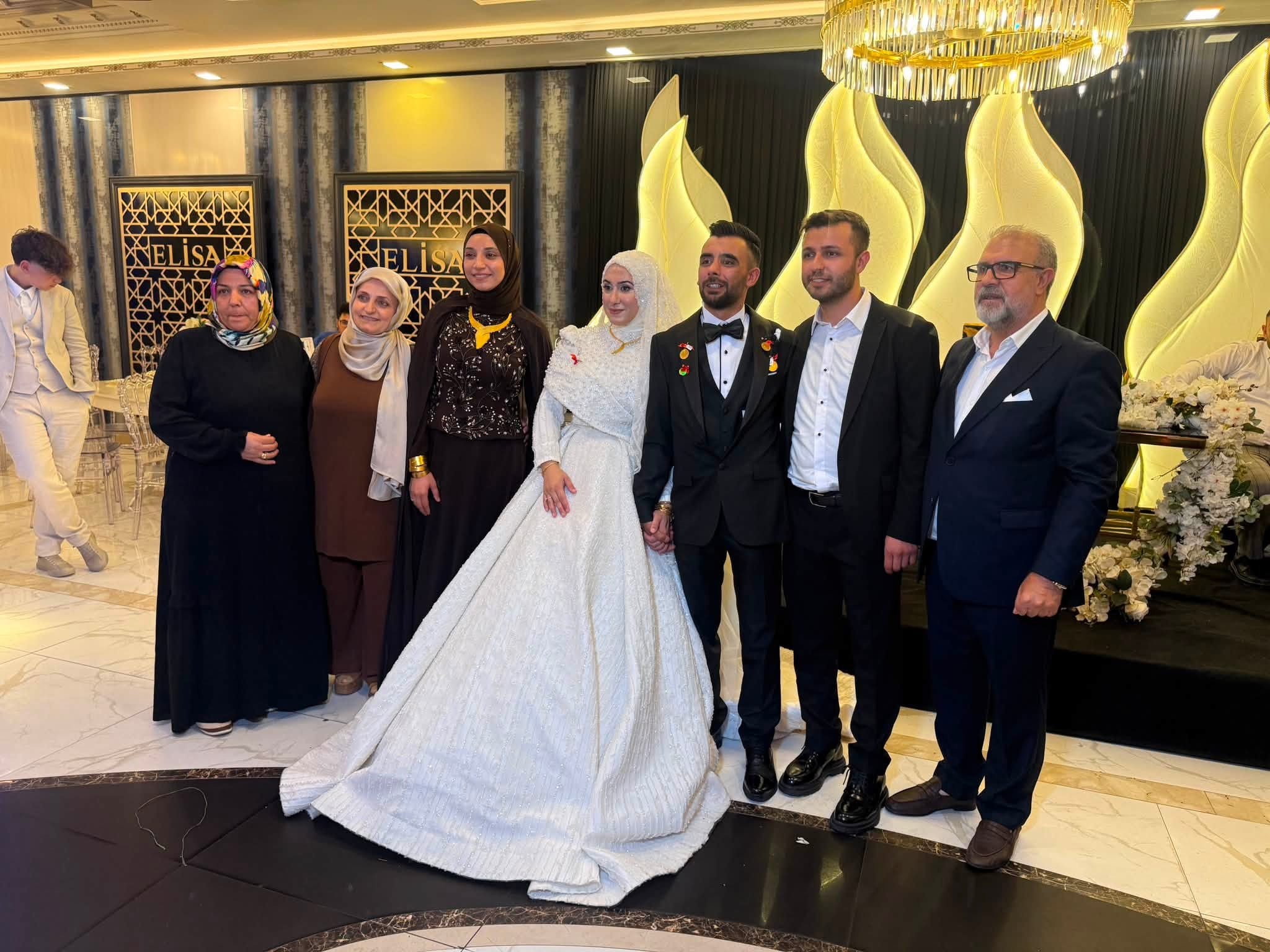 TAŞTAN AİLESİ’NİN MUTLU GÜNÜNE DOSTLARI ORTAK OLDU