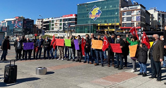 ÇEKMEKÖY'DE ELEKTRİK ZAMLARI PROTESTO EDİLDİ