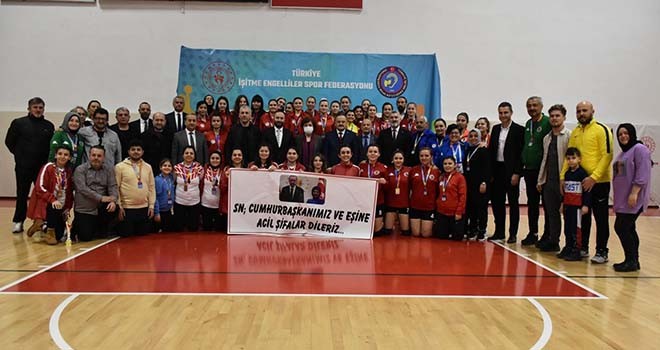 ÇEKMEKÖY İŞİTME ENGELLİLERDEN BÜYÜK BAŞARI