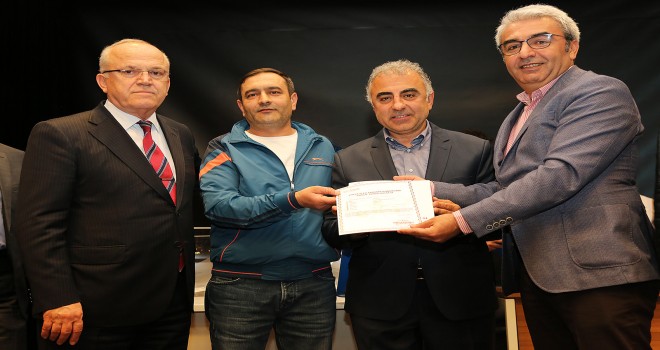 24 GECEKONDU SAHİBİ YENİ EVLERİNE KAVUŞTU
