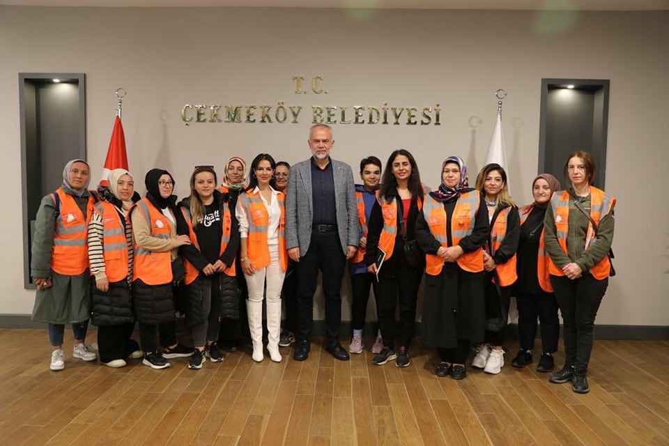 ÇEKMEKÖY SEVENLER PLATFORMUNDAN AHMET POYRAZ’A ZİYARET ÇEKMEKÖY SEVENLER PLATFORMUNDAN AHMET POYRAZ’A ZİYARET