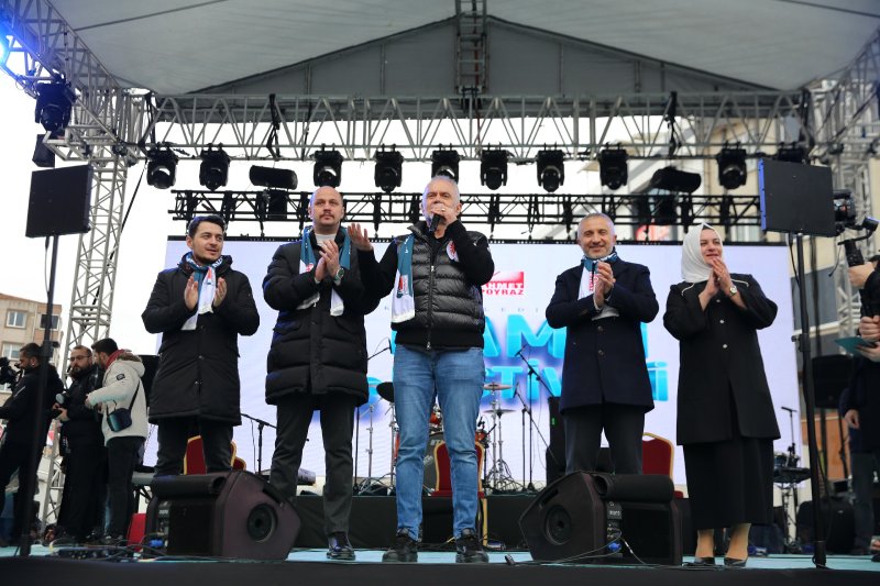 ÇEKMEKÖY’DE 5 TON HAMSİ, HORON VE DOYASIYA EĞLENCE