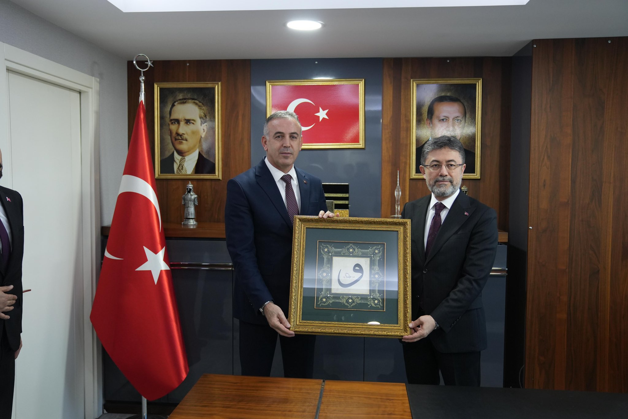 TARIM VE ORMAN BAKANI YUMAKLI AK PARTİ ÜMRANİYE İLÇE BAŞKANLIĞI'NI ZİYARET ETTİ