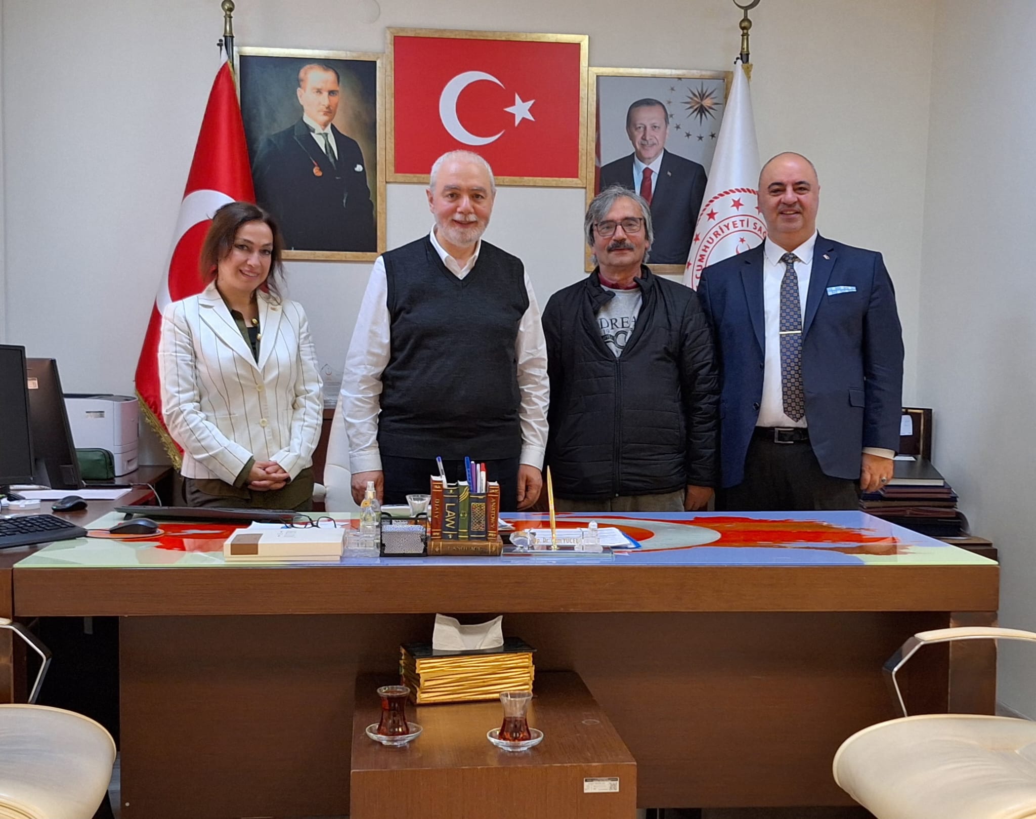 YGD YÖNETİMİNDEN ÜSKÜDAR DEVLET HASTANESİ BAŞHEKİMİ YÜCEL'E ZİYARET