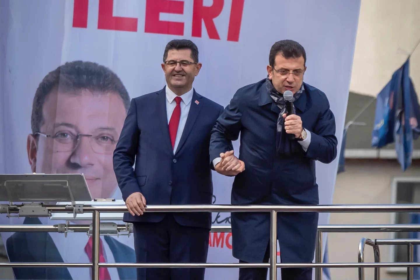 ÇEKMEKÖY'DE İMAMOĞLU VE ÇERKEZ HALKLA BULUŞTU