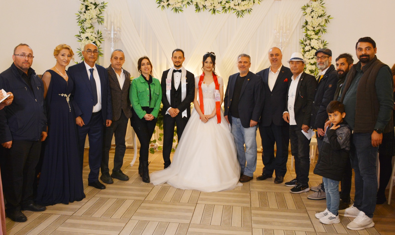 SANCAKTEPE, GAZETECİ TEVFİK ERK'İN KIZI İLAYDA ECEM ERK'İN DÜĞÜNÜNDE BULUŞTU SANCAKTEPE, GAZETECİ TEVFİK ERK'İN KIZI İLAYDA ECEM ERK'İN DÜĞÜNÜNDE BULUŞTU