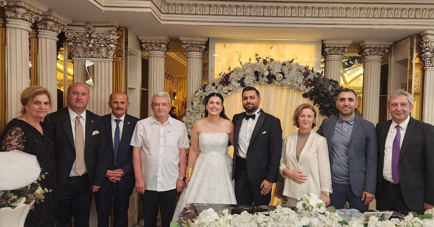 BİRTEK AİLESİNİN MUTLU GÜNÜ BİRTEK AİLESİNİN MUTLU GÜNÜ