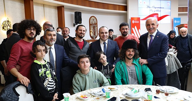 ÜMRANİYE'DE ŞEHİT AİLELERİ, GAZİLER VE GAZİ YAKINLARI İFTAR YEMEĞİNDE BULUŞTU ÜMRANİYE'DE ŞEHİT AİLELERİ, GAZİLER VE GAZİ YAKINLARI İFTAR YEMEĞİNDE BULUŞTU