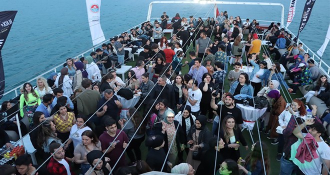 MALTEPE AÇIKLARINDA 19 MAYIS COŞKUSU!