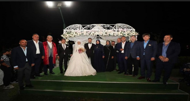 ASLAN AİLESİNİN MUTLU GÜNÜ