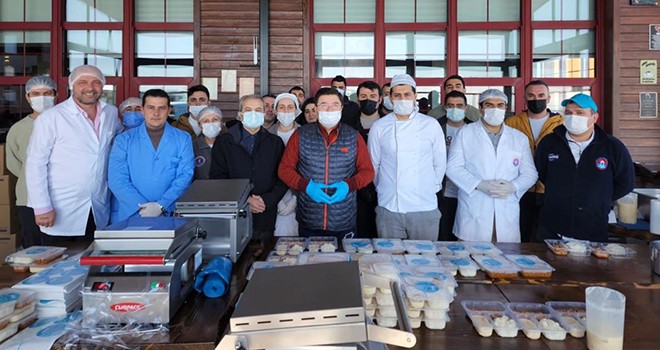 MALTEPE’NİN SEVGİ SOFRALARI YÜREKLERİ ISITTI