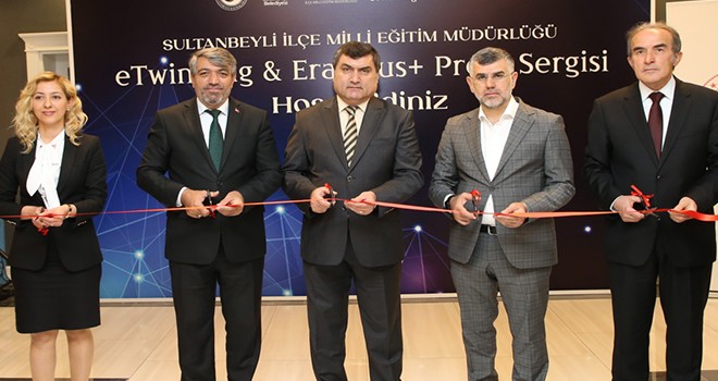 SULTANBEYLİ’DE ETWİNNİNG & ERASMUS+ PROJE SERGİSİ DÜZENLENDİ